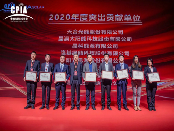 全體看過來！謝謝，謝謝！謝謝~