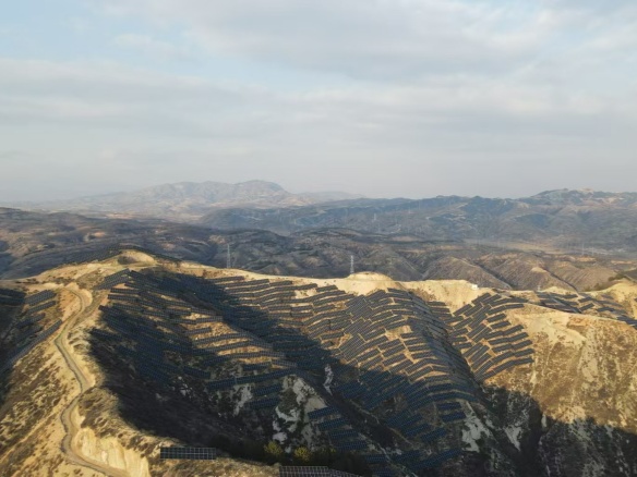 全球足跡 | “山地光谷”！陽光能源助力山西忻州5萬千瓦光伏項目全容量并網(wǎng)發(fā)電